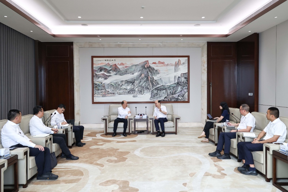 莫鼎革-网站新闻