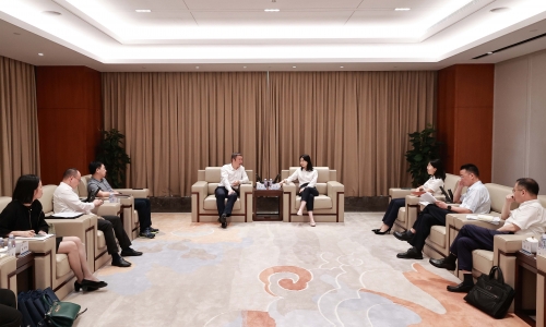 中国银行江苏省分行副行长吴骏莅临腾博会官网调研