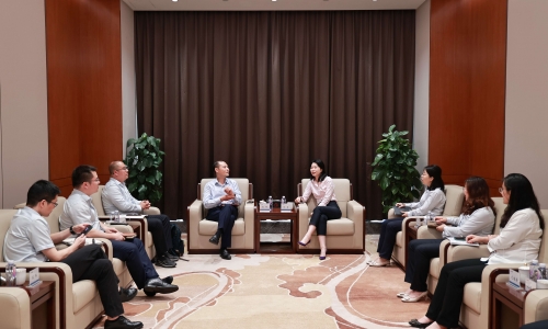 上海浦东开展银行嘉兴分行行长张辉莅临腾博会官网调研交流