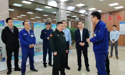 嘉兴市委常委、、军分区政委于昕莅临腾博会官网嘉兴石化节前检查