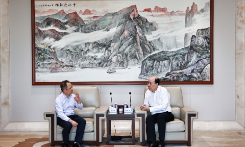 国网嘉兴供电公司总司理乐全明莅临腾博会官网调研