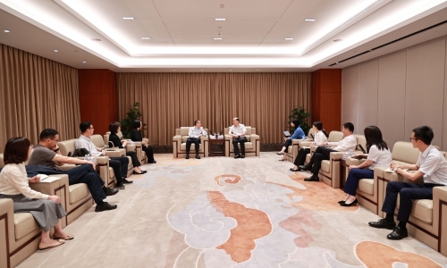 交通银行浙江省分行行长陈俊莅临腾博会官网调研