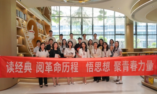 迎七一丨听一听腾博会官网怎样讲好红色故事，，培育红色传人！！！