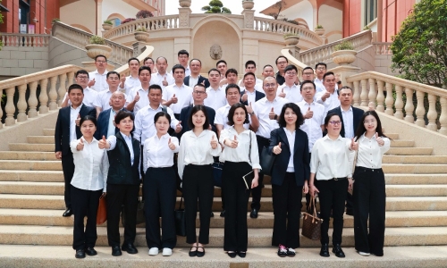 腾博会官网聚智话AI，团队同心赴春山！！