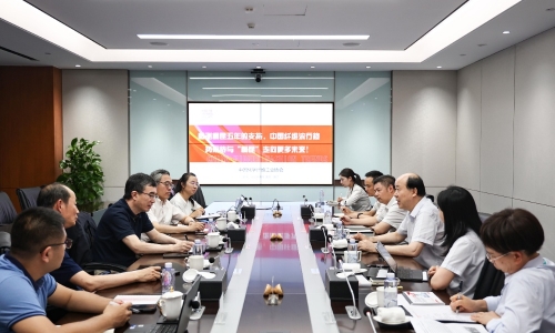 中国纺织工业联合会副会长端小平莅临腾博会官网调研指导