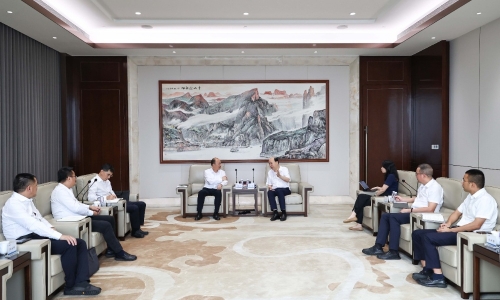 中国化学党委书记、、、董事长莫鼎革一行莅临腾博会官网调研